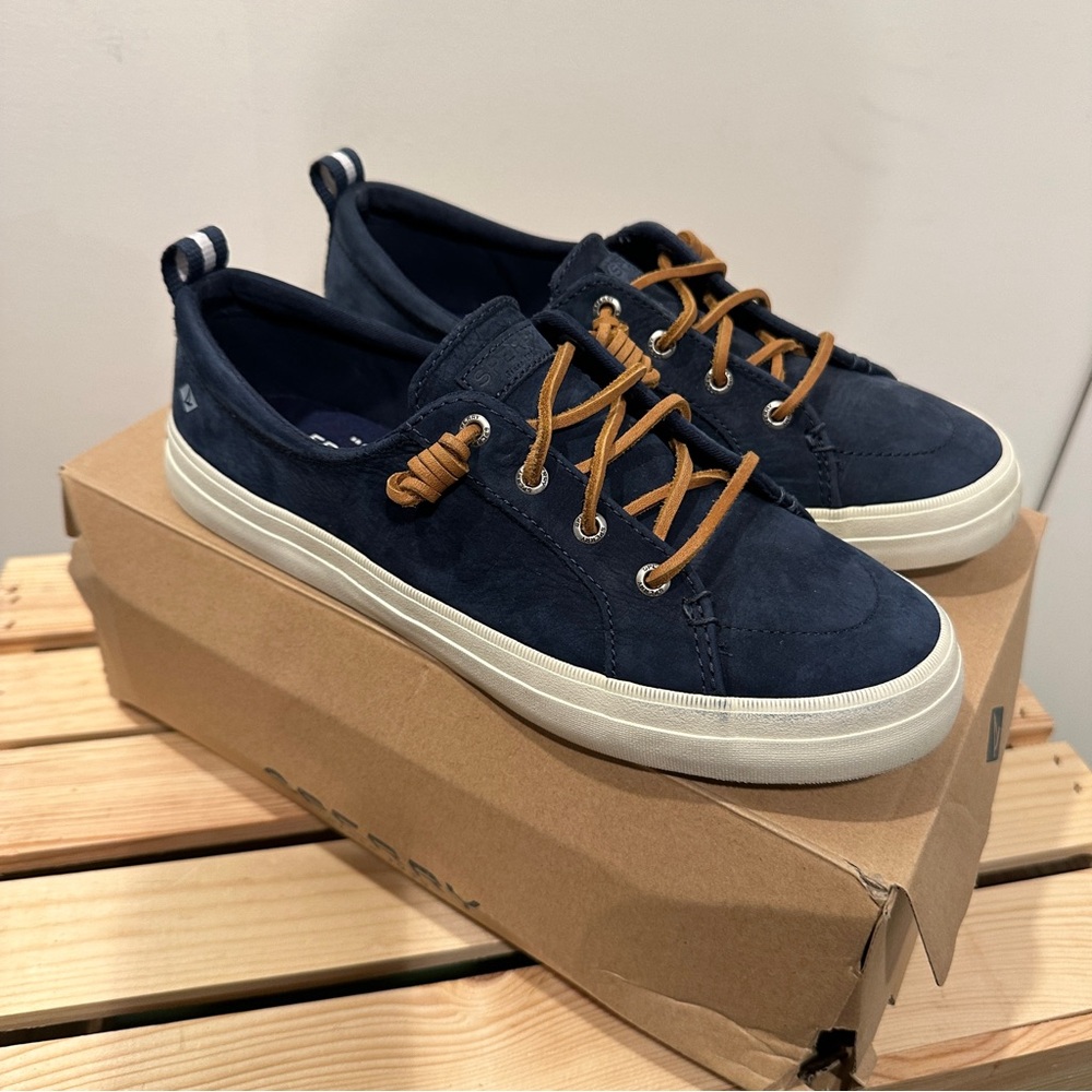 Sperry Women's Navy Sneakers with Brown Laces 8.5 - Picture 4 of 9